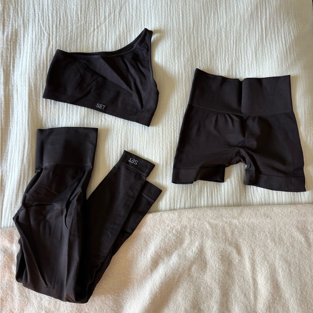 SET Active Leggings and Shorts Set